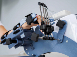 Тренажер для разработки кисти и пальцев рук 