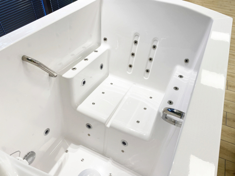 Ванна гидромассажная сидячая с электронным блоком управления 